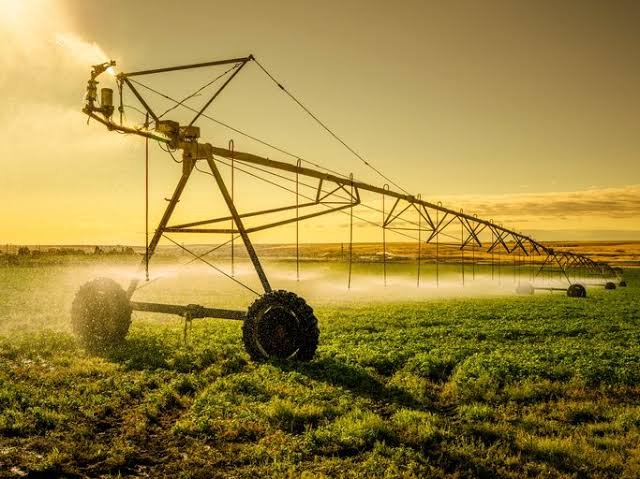 Pivots farm irrigation